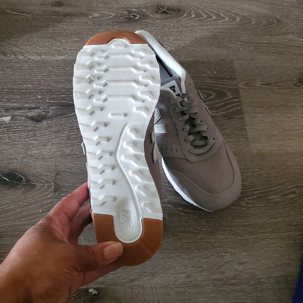 New Balance - Picture 3 of 4